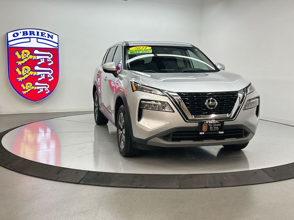 2021 Nissan Rogue SV's photo