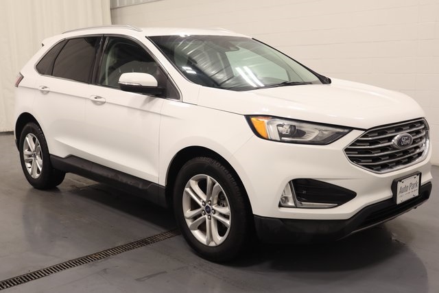2019 Ford Edge SEL photo 2