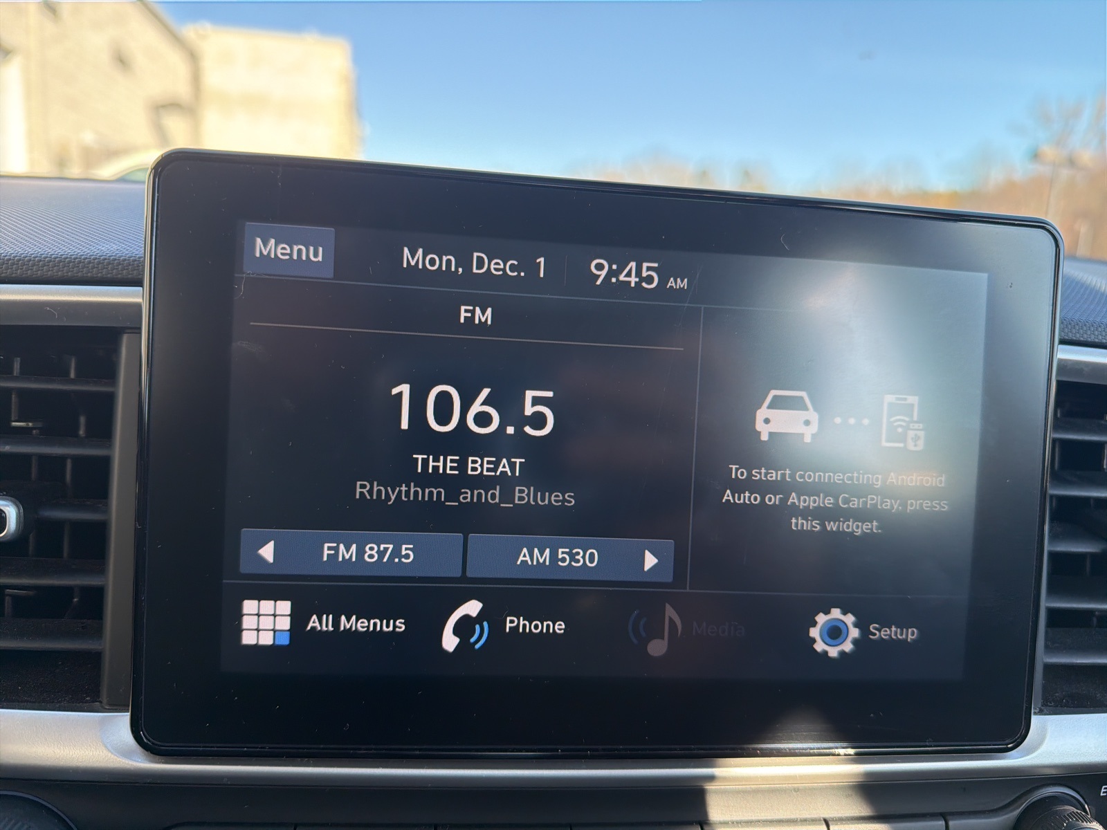 2022 Hyundai Venue SEL Limited photo 2