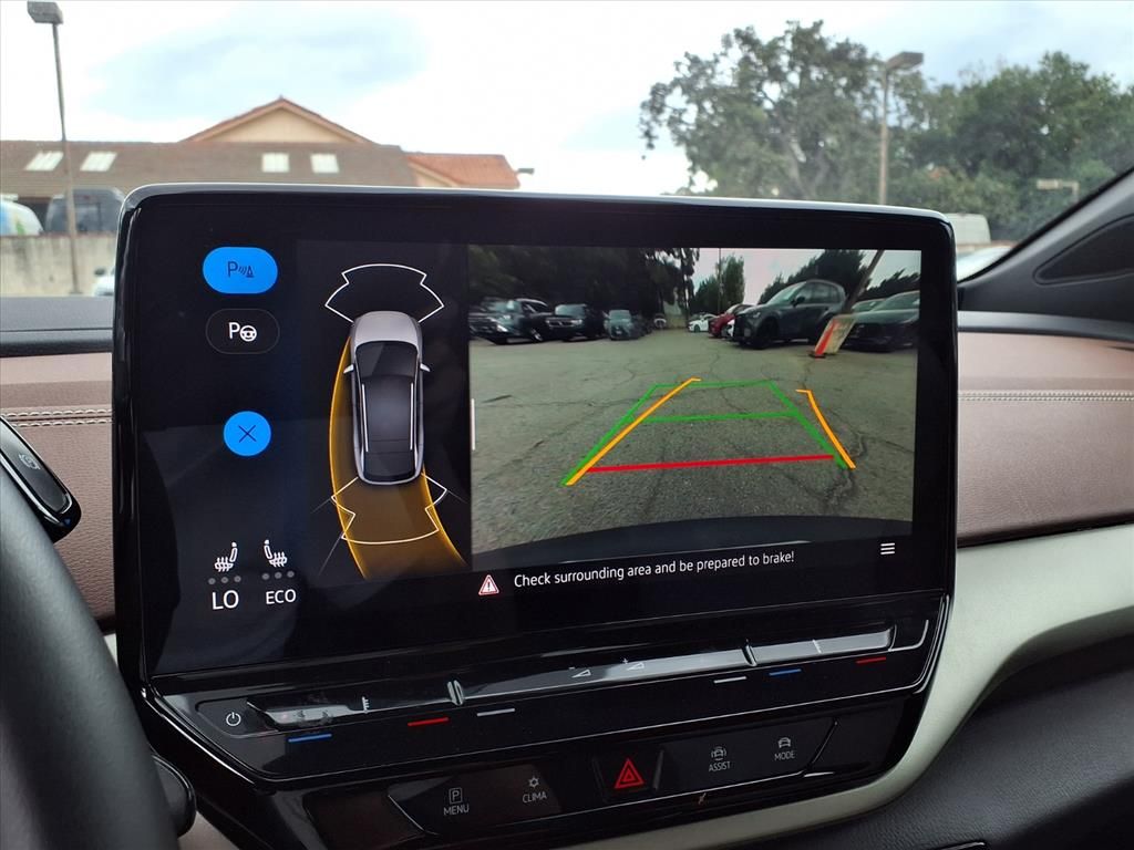 2023 Volkswagen ID.4 Pro photo 8