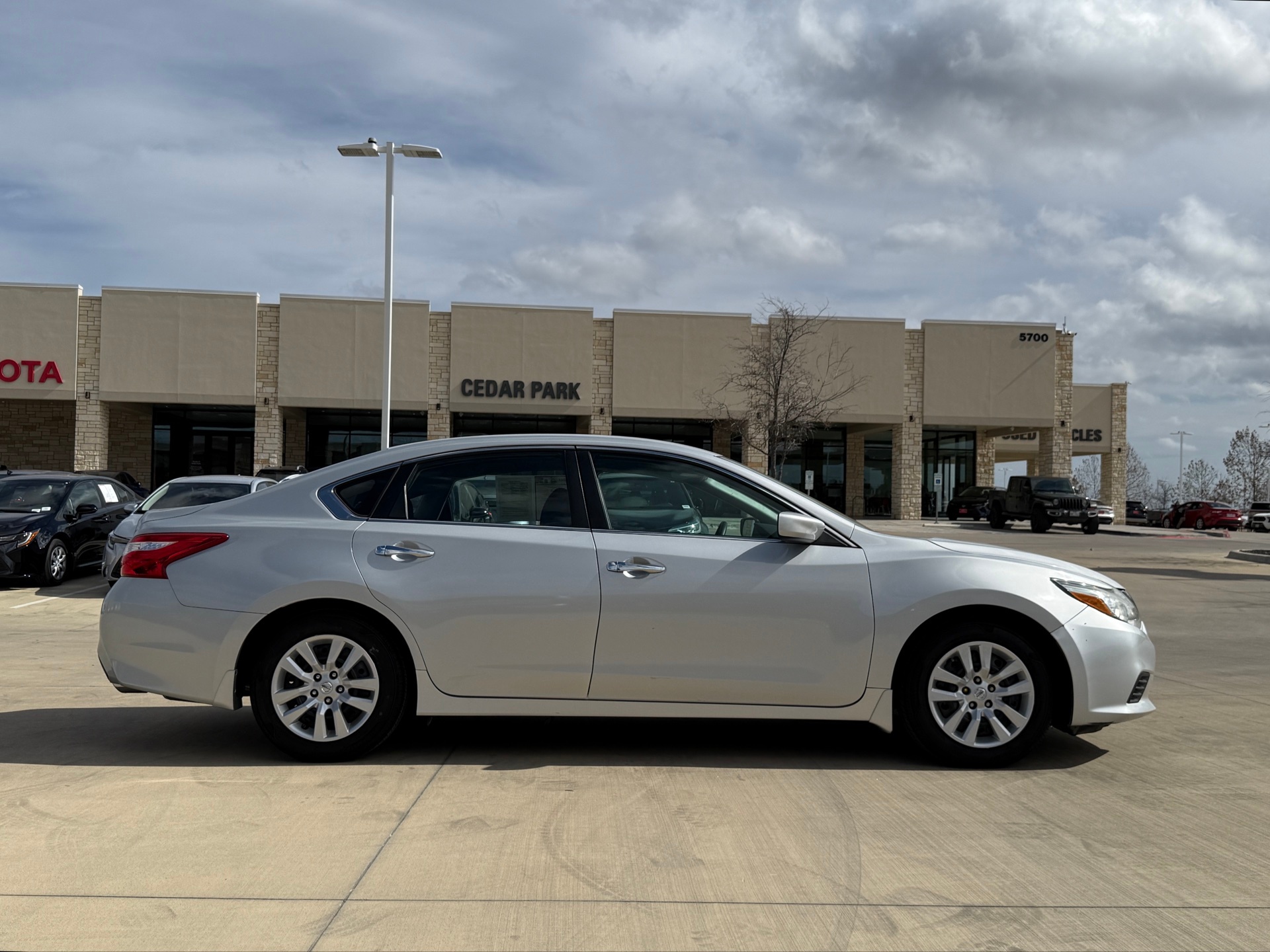Used 2016 Nissan Altima S with VIN 1N4AL3AP8GN346373 for sale in Leander, TX