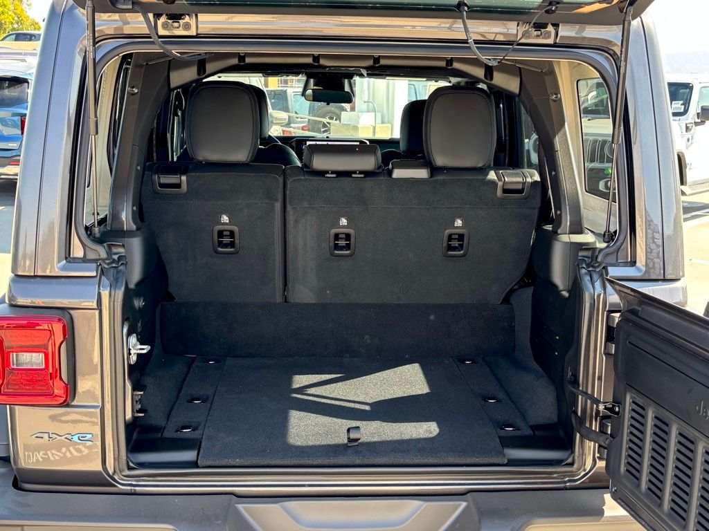 2025 Jeep Wrangler Rubicon 4xe photo 15