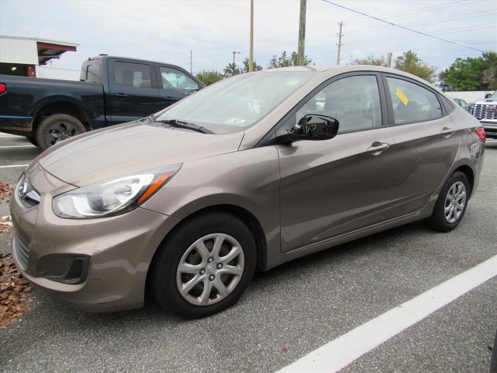 2014 Hyundai Accent GLS photo 2