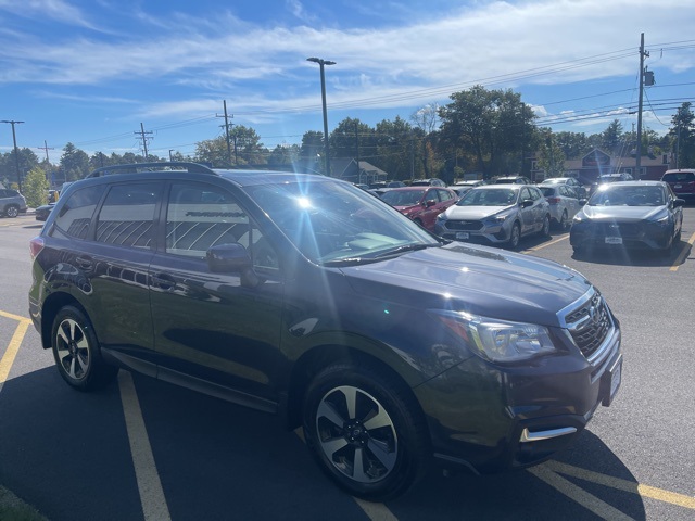 2018 Subaru Forester 2.5i Premium photo 3