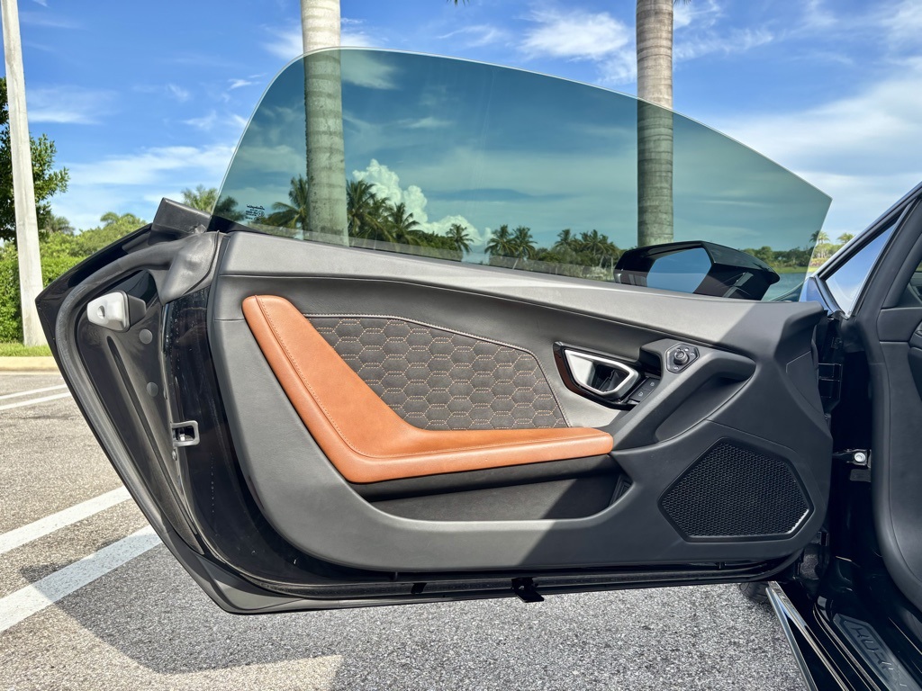 2020 Lamborghini Huracan Evo Base photo 18