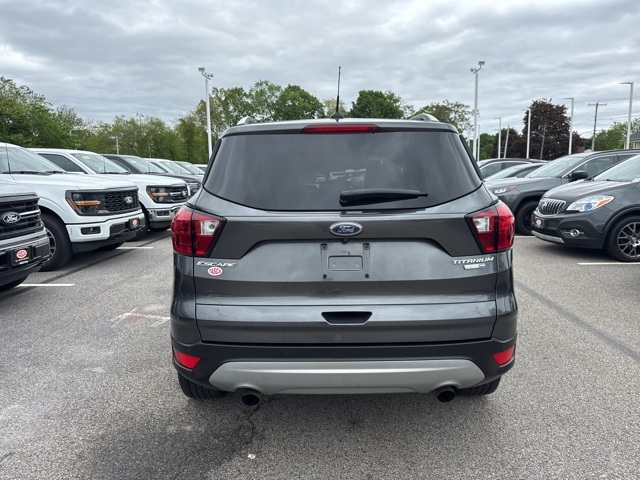 2019 Ford Escape Titanium photo 2