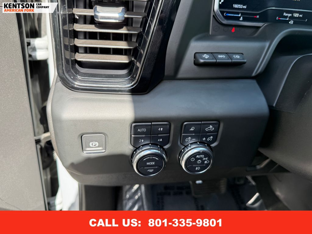 2024 Gmc Sierra HD AT4X photo 16