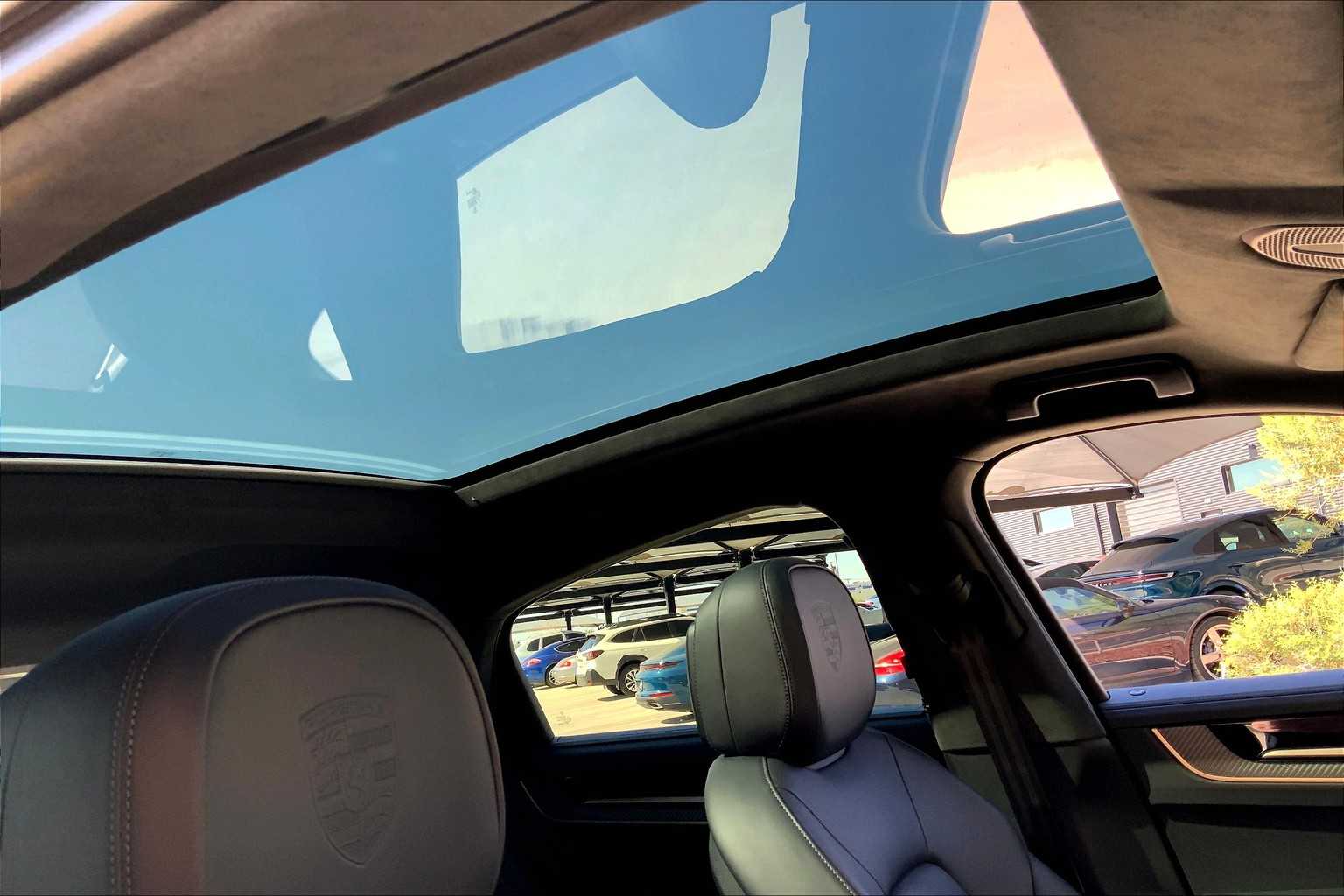 2025 Porsche Cayenne GTS Coupe photo 18