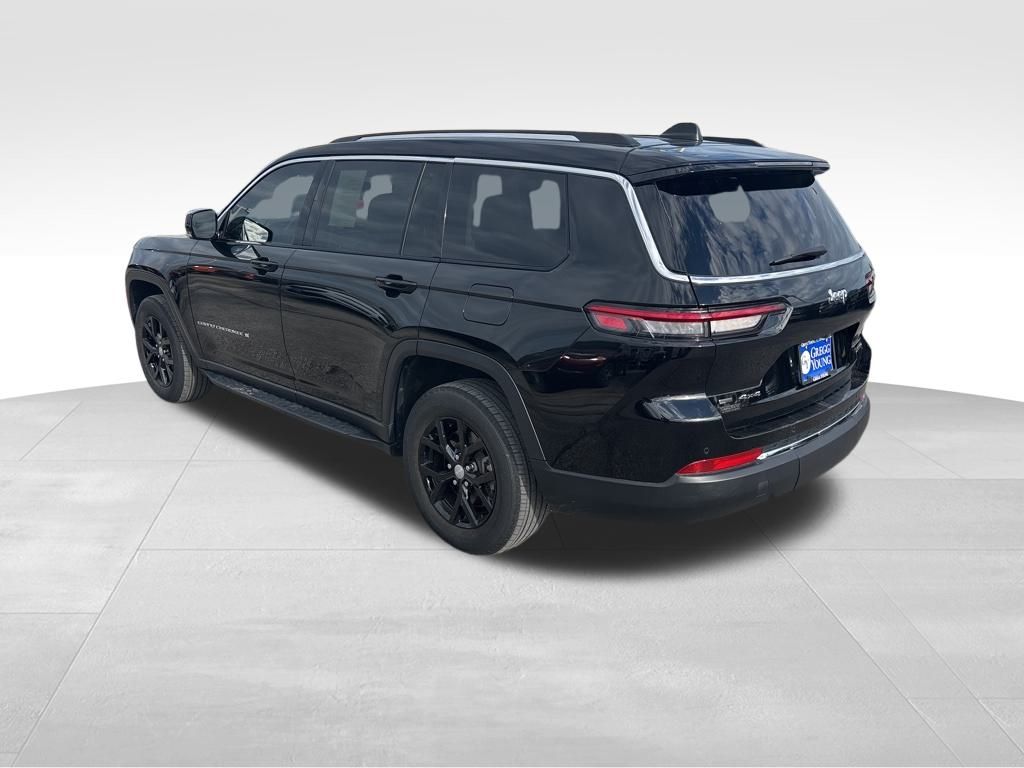 2022 Jeep Grand Cherokee Limited photo 2