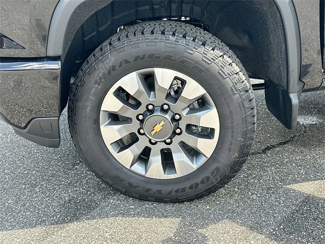 2025 Chevrolet Silverado 2500HD Custom photo 30