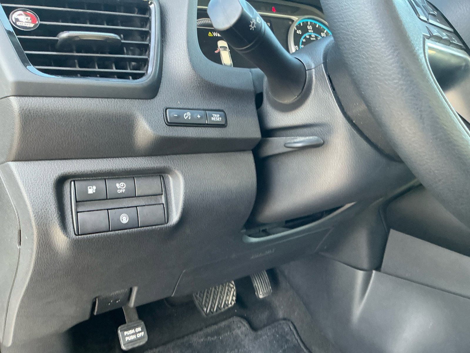 2023 Nissan Leaf S photo 16