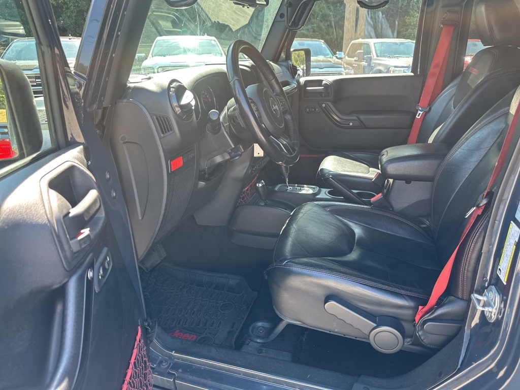 2017 Jeep Wrangler Unlimited Rubicon Recon photo 9