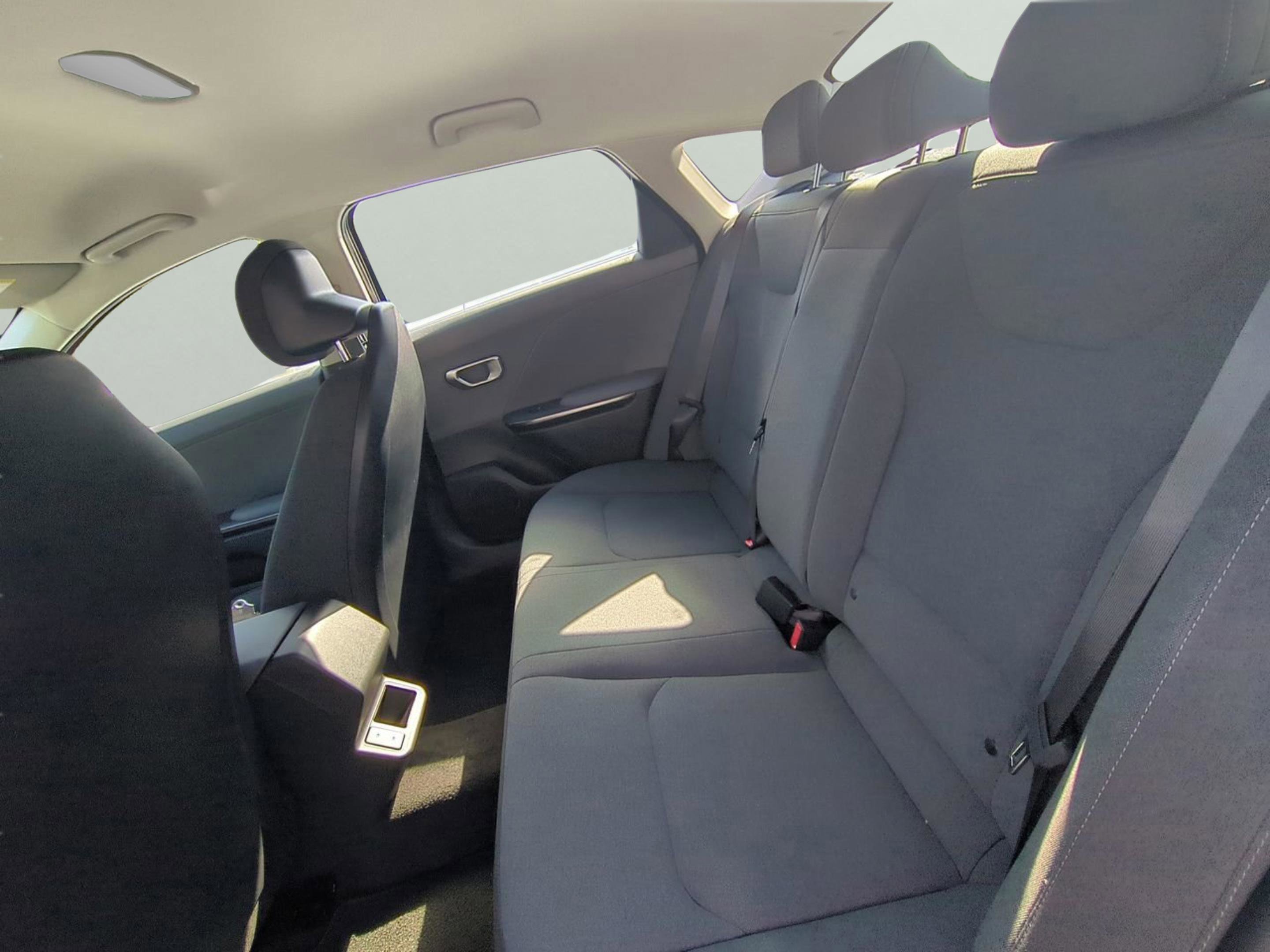 2025 Kia K4 LXS photo 12