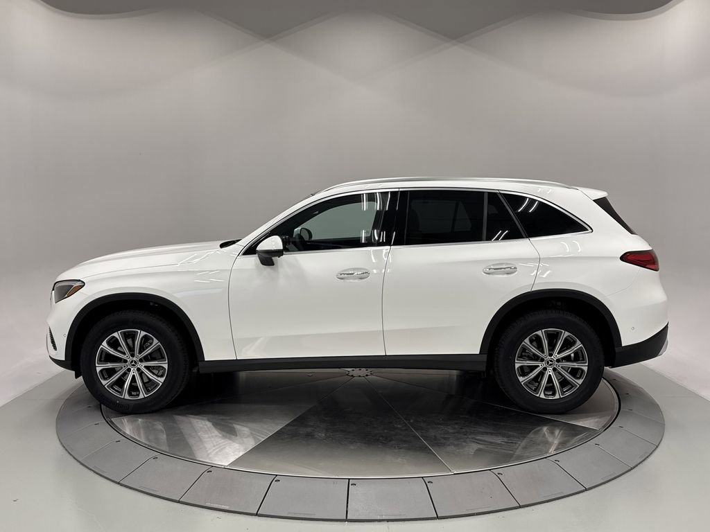 2026 Mercedes Benz GLC 300 4MATIC photo 4
