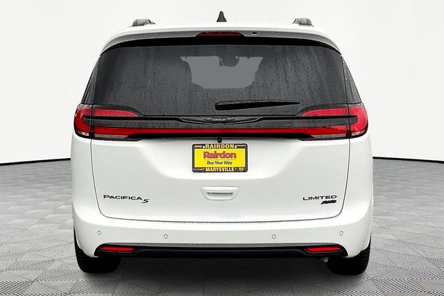 2026 Chrysler Pacifica Limited photo 4