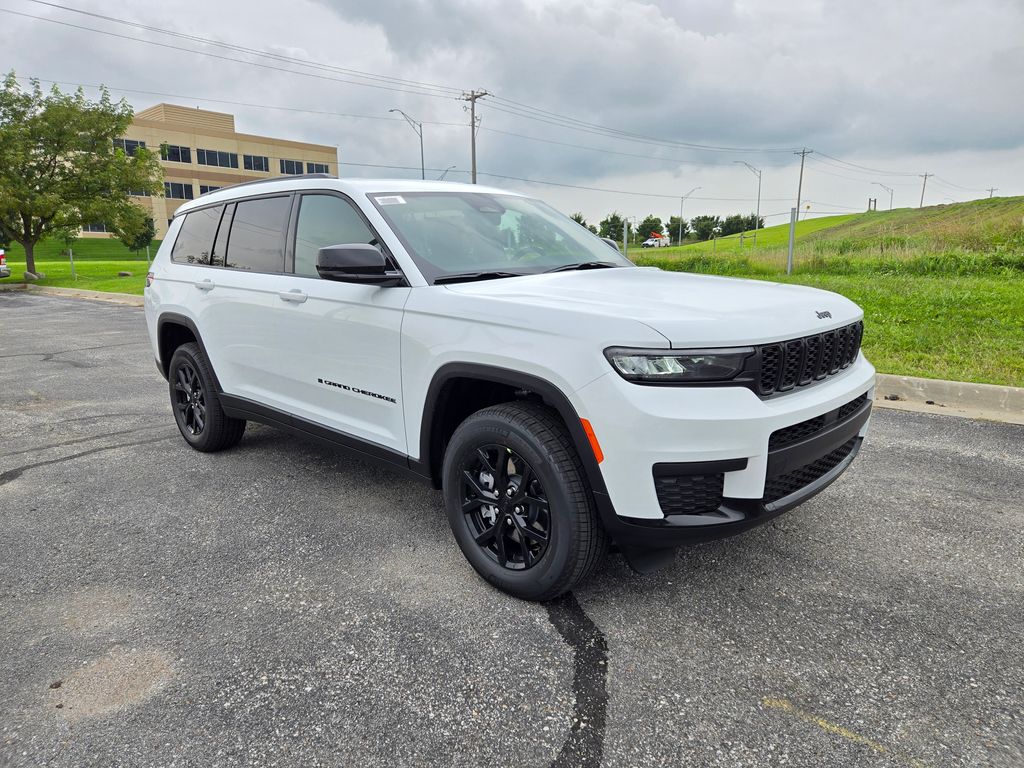 2025 Jeep Grand Cherokee L Altitude's photo