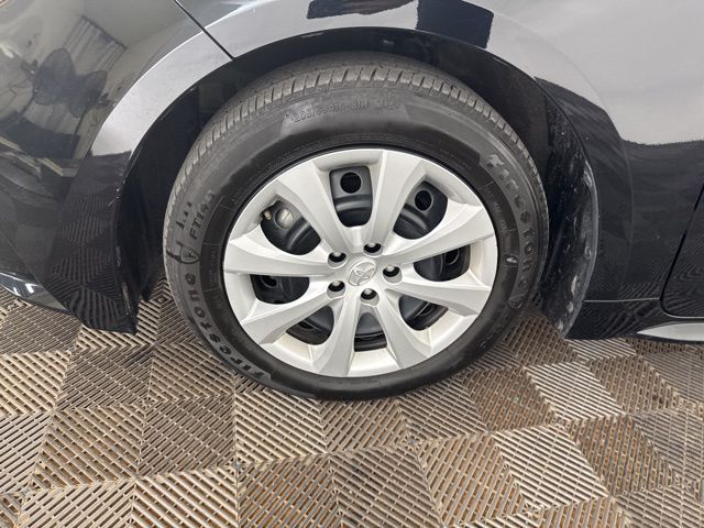 2024 Toyota Corolla LE photo 23