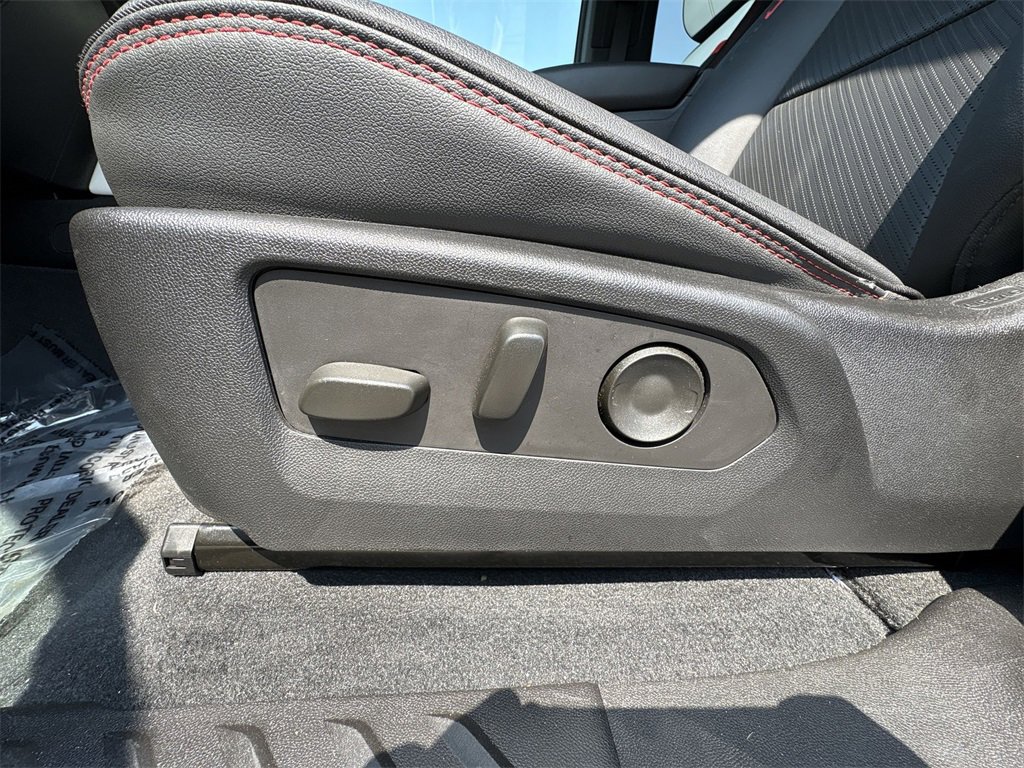 2023 Gmc Canyon AT4X photo 13