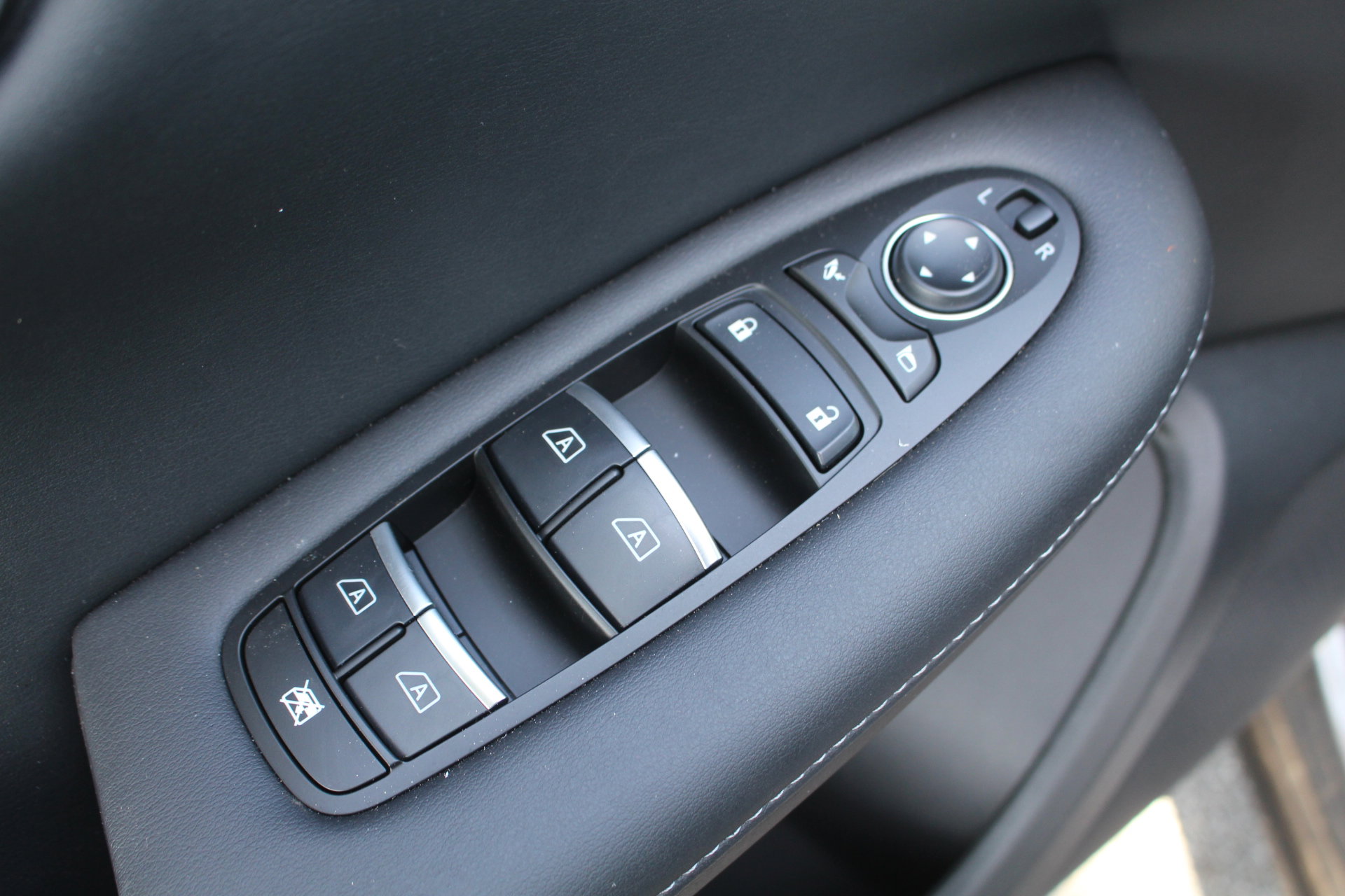 2025 Infiniti QX50 SPORT photo 10