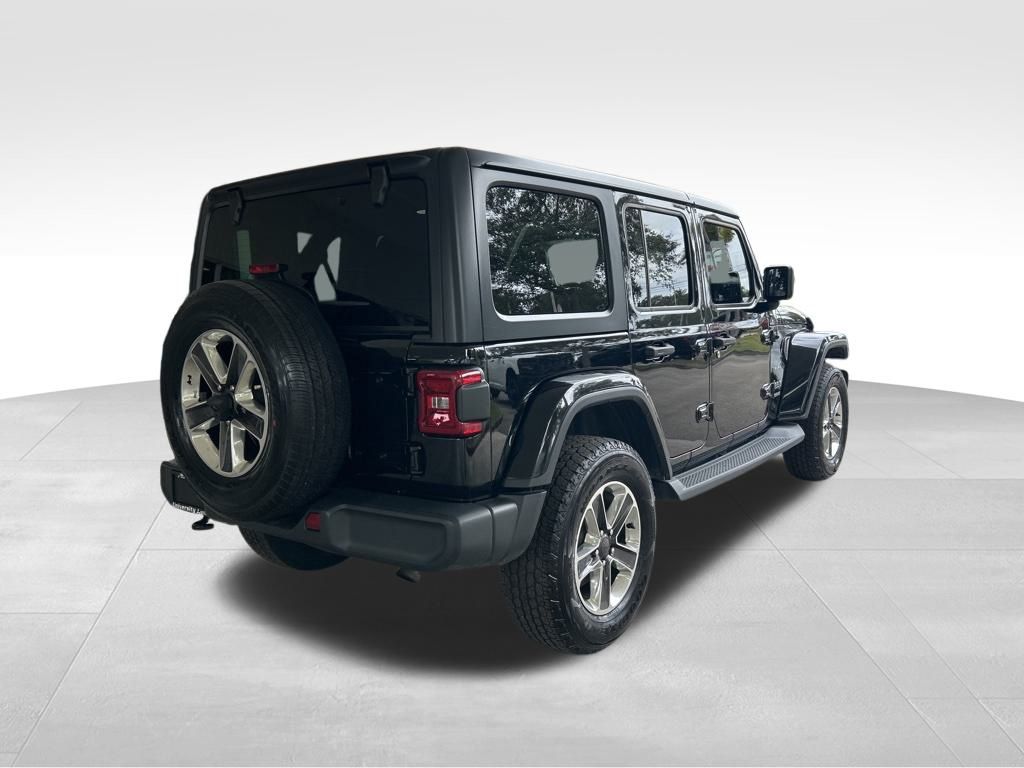 2018 Jeep Wrangler Unlimited Sahara photo 2