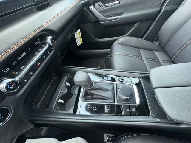2025 Mazda CX-50 Premium Plus photo 26