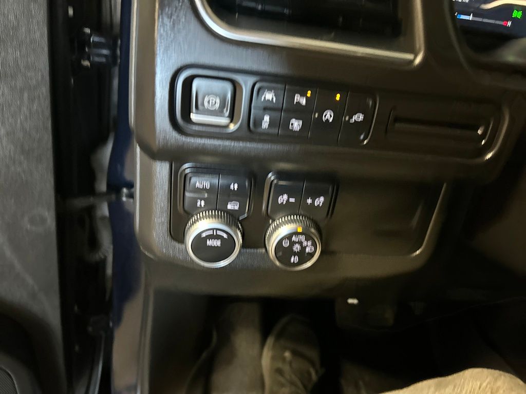 2022 Gmc Yukon XL SLT photo 24