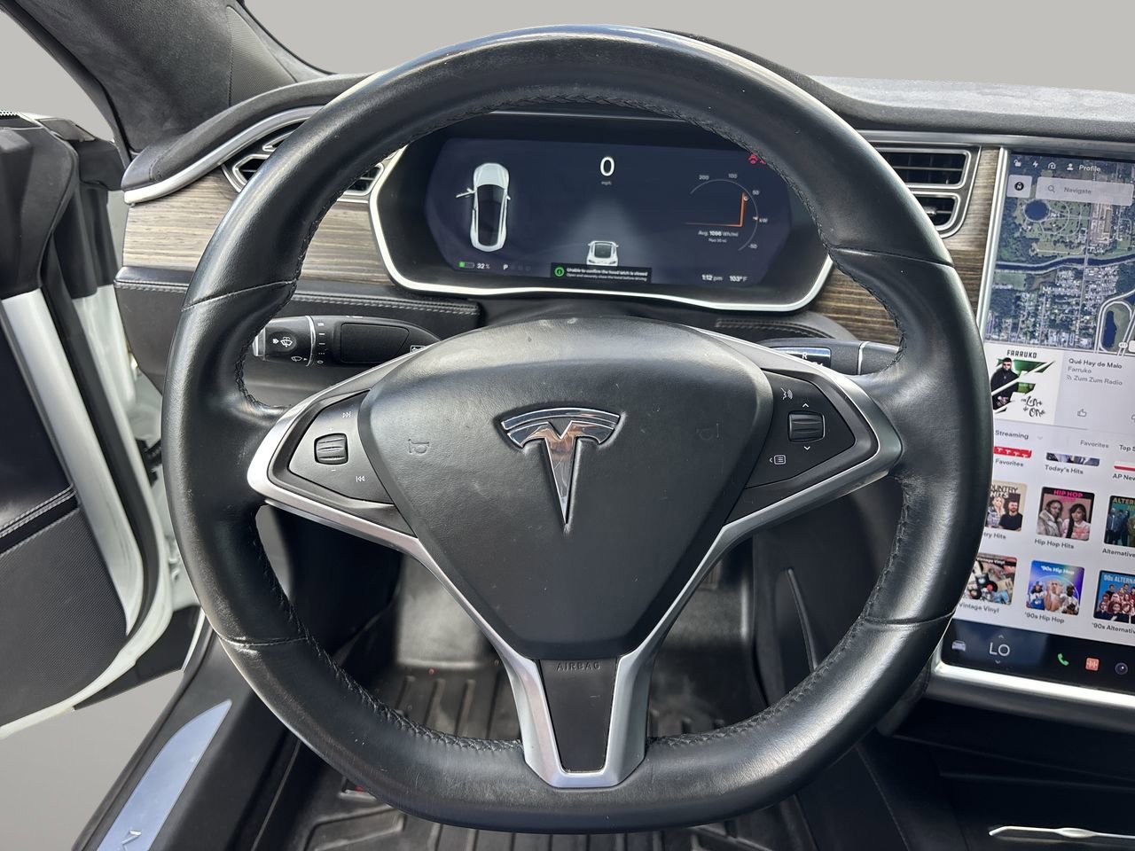 2016 Tesla Model S 60 photo 25