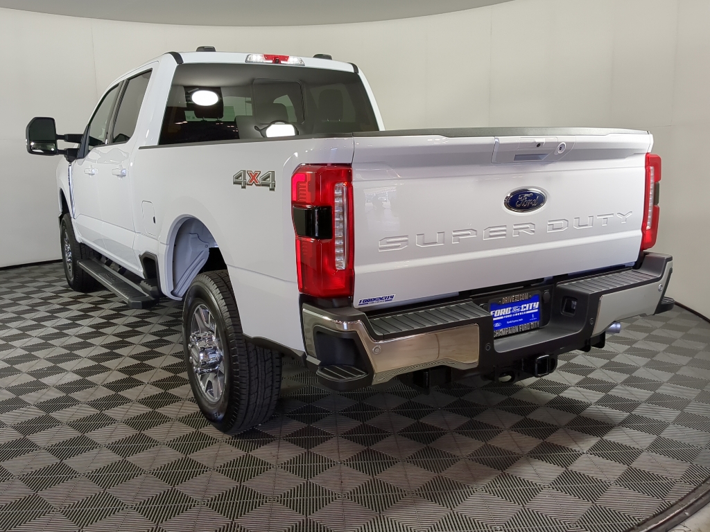 2026 Ford F-250 Lariat photo 3