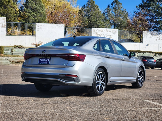2025 Volkswagen Jetta 1.5T SE photo 3