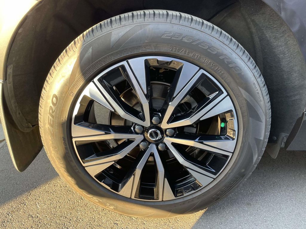 2024 Volvo XC60 B5 Plus photo 4