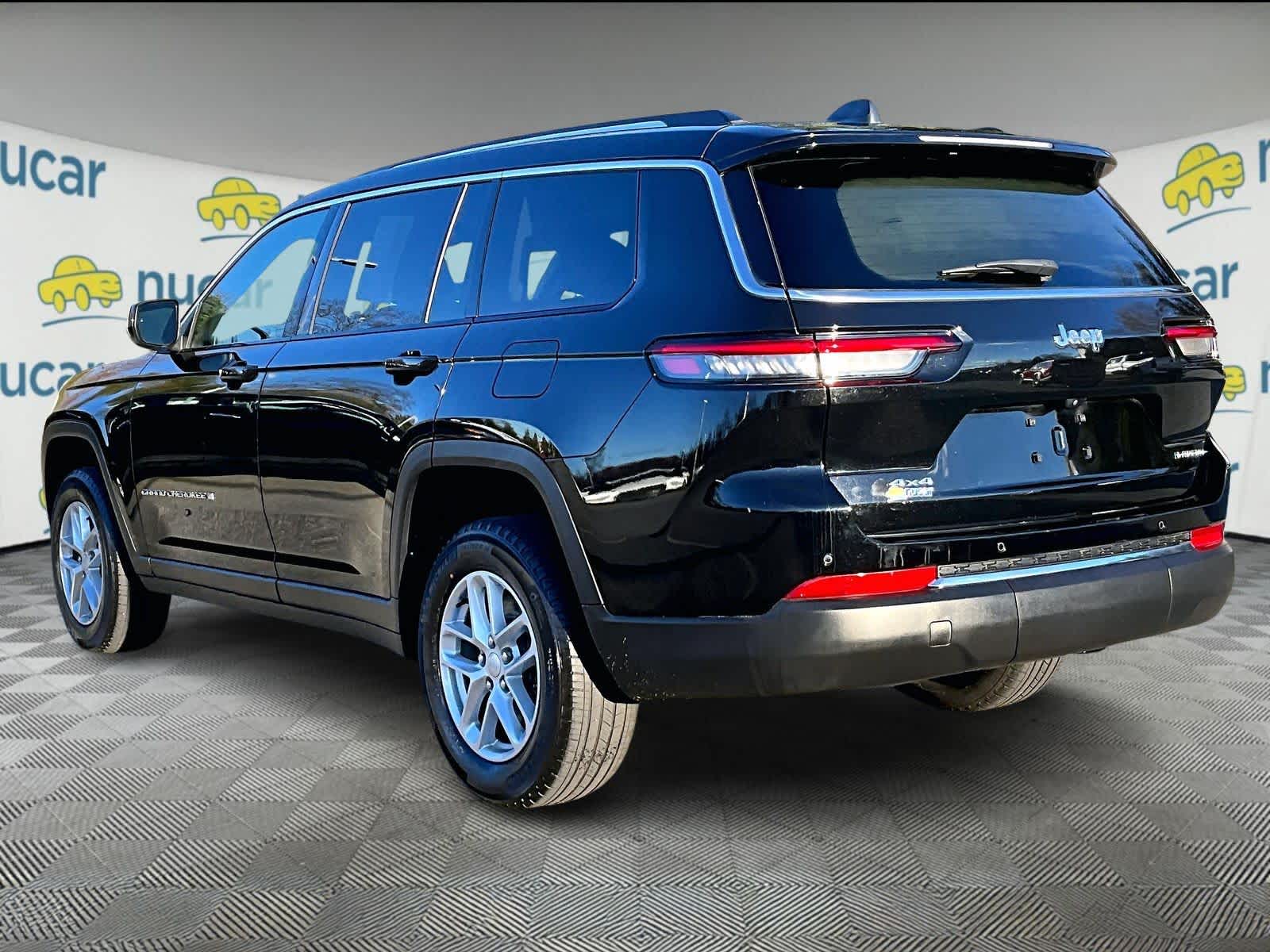 2023 Jeep Grand Cherokee Laredo X photo 2
