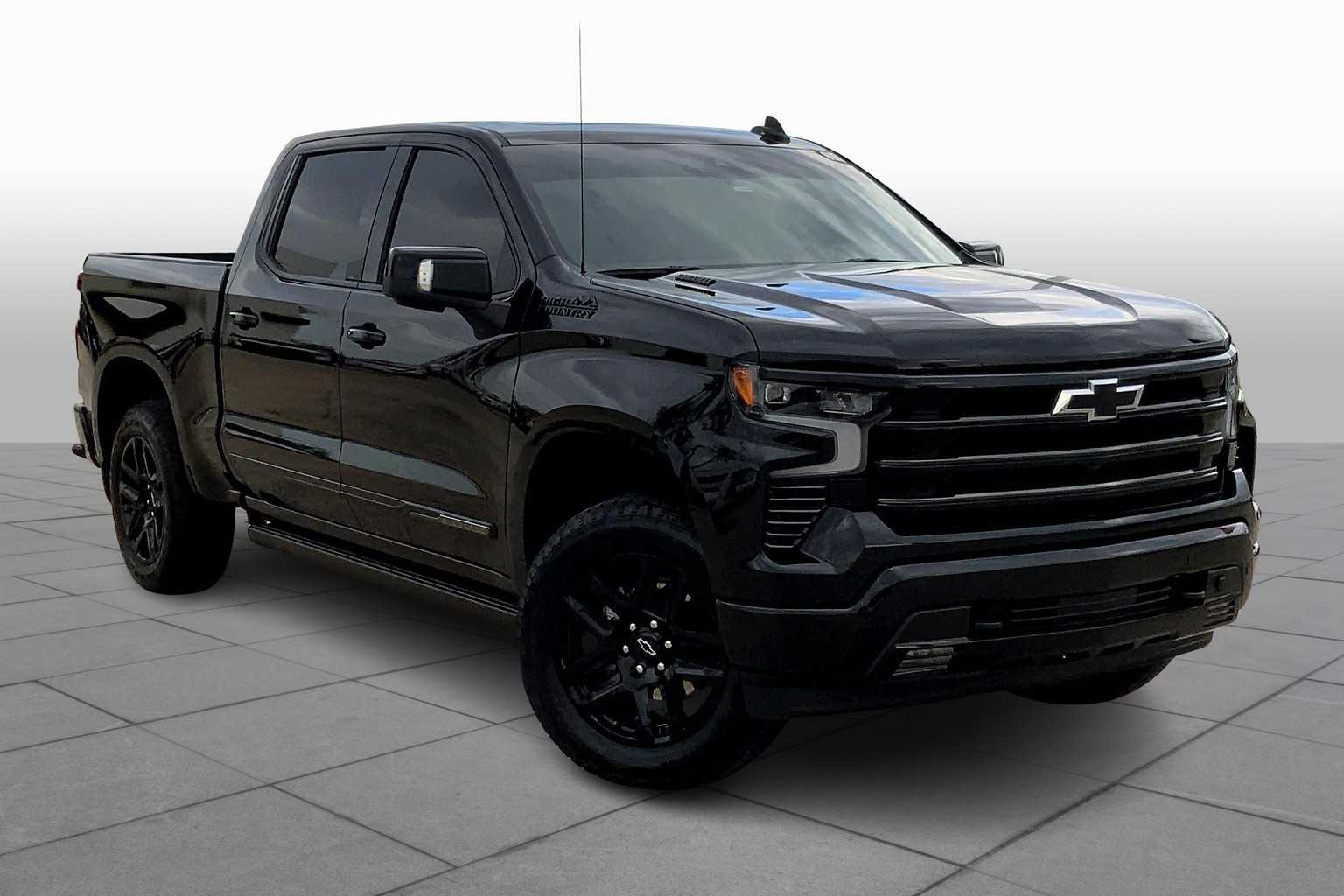 2025 Chevrolet Silverado 1500 High Country photo 2