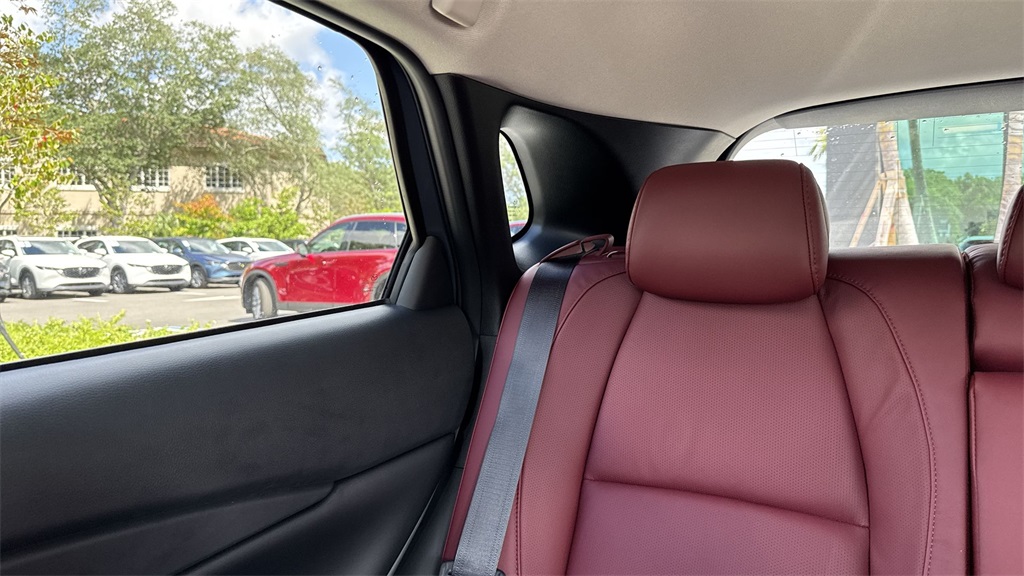 2025 Mazda CX-30 2.5 S Carbon photo 17