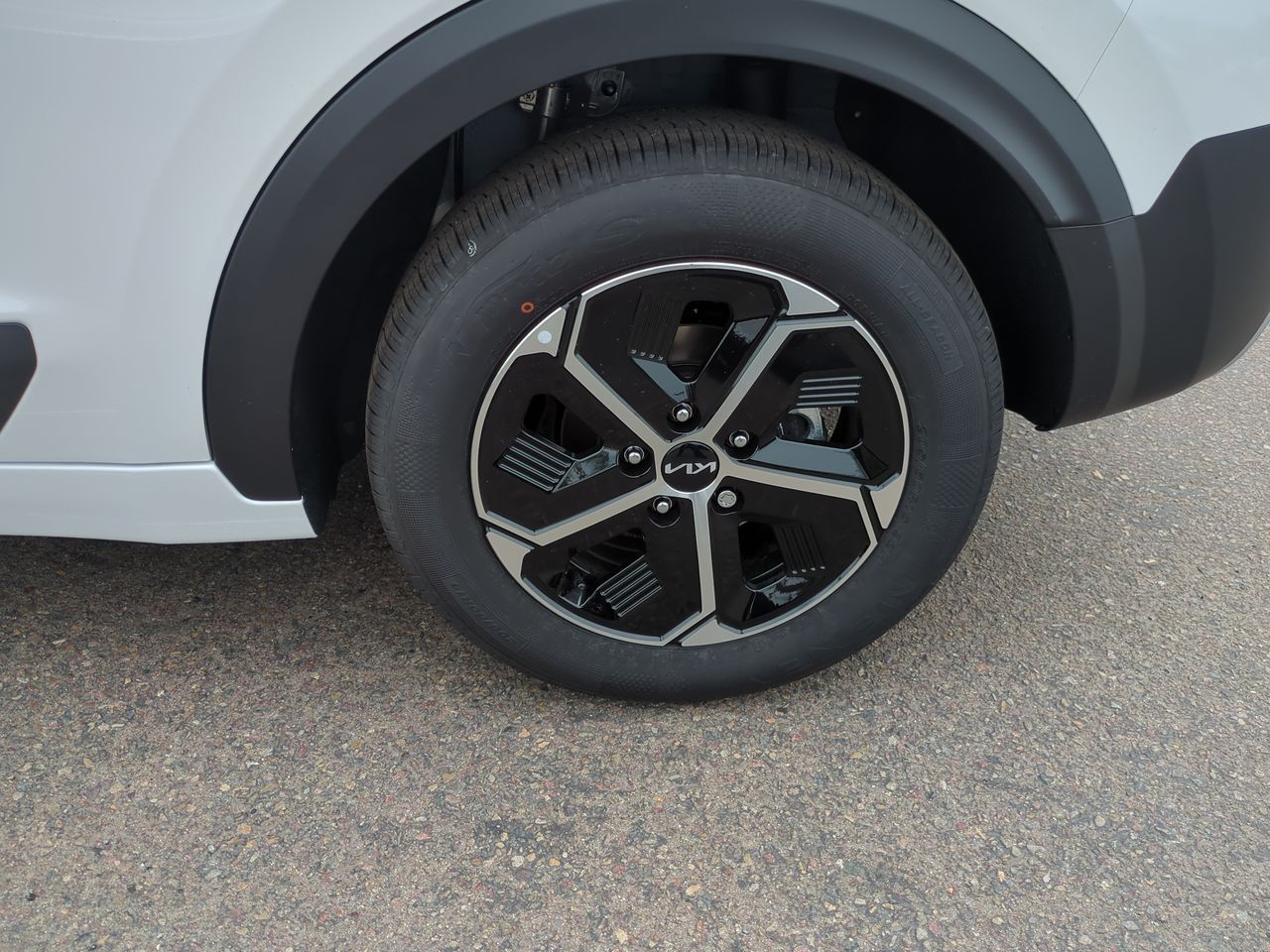 2025 Kia Niro EX photo 24
