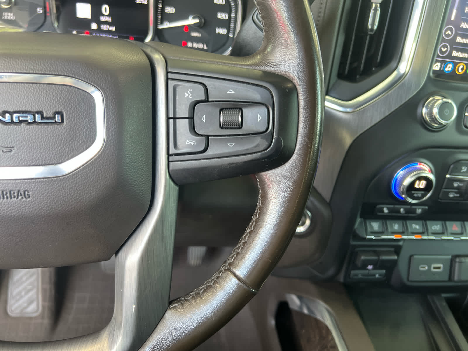 2020 Gmc Sierra 2500 HD Denali photo 17