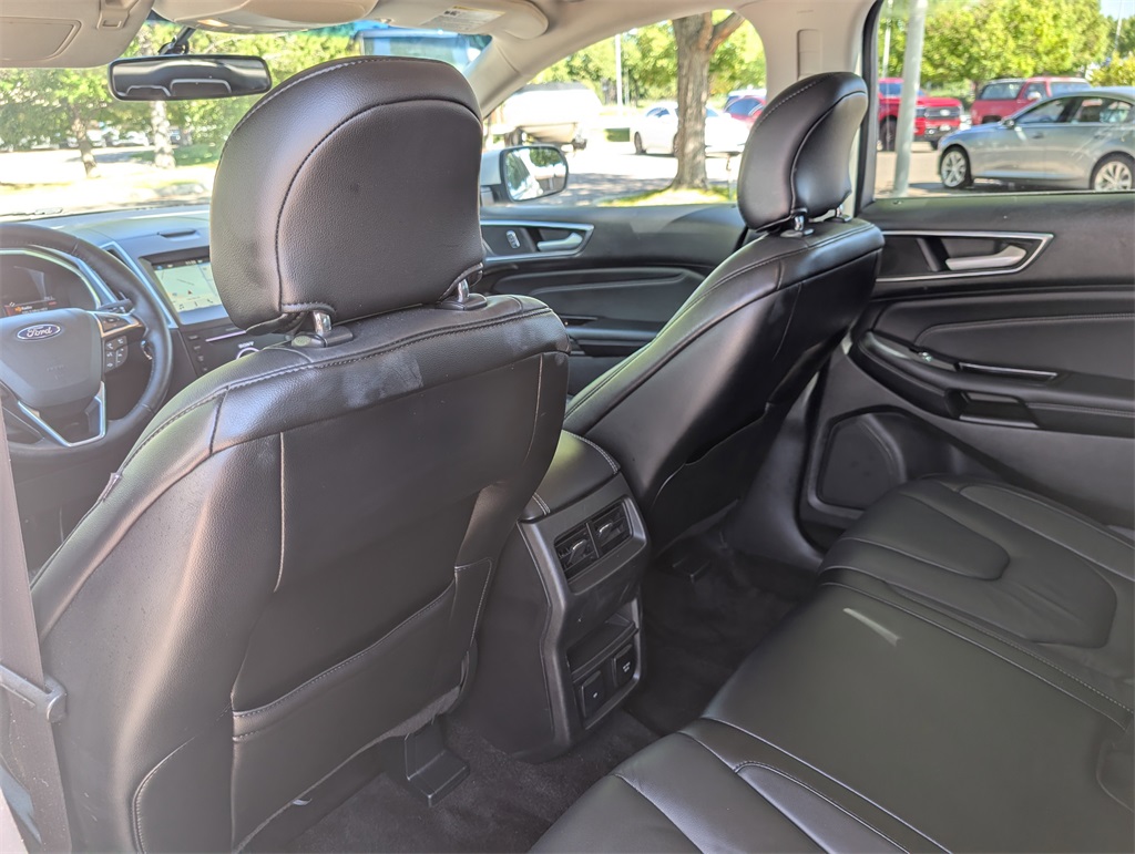 2016 Ford Edge Titanium photo 13