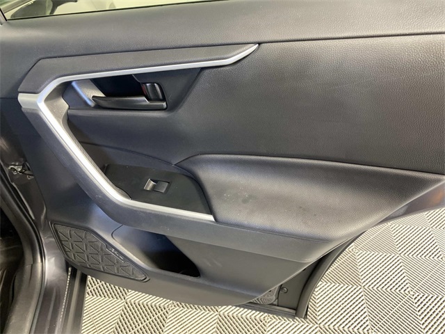 2023 Toyota RAV4 LE photo 20