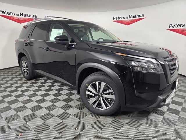 2025 Nissan Pathfinder SL's photo