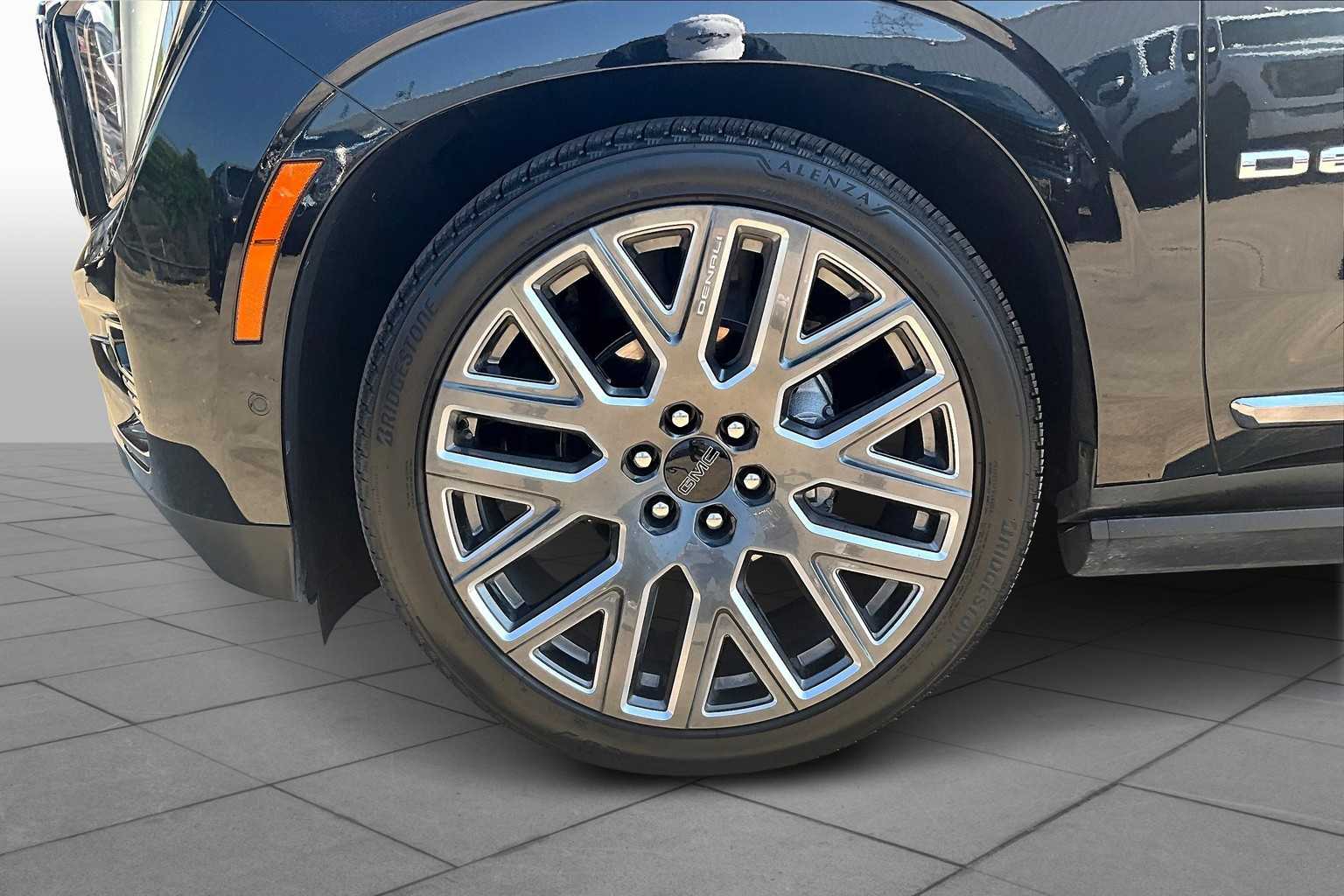 2025 Gmc Yukon Denali Ultimate photo 10