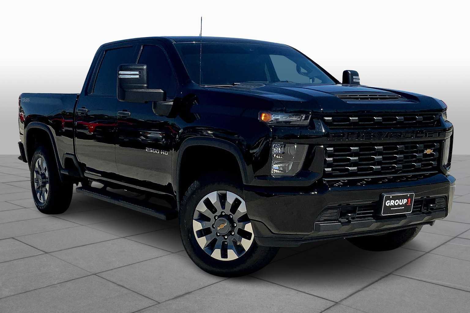 2023 Chevrolet Silverado 2500HD Custom photo 2