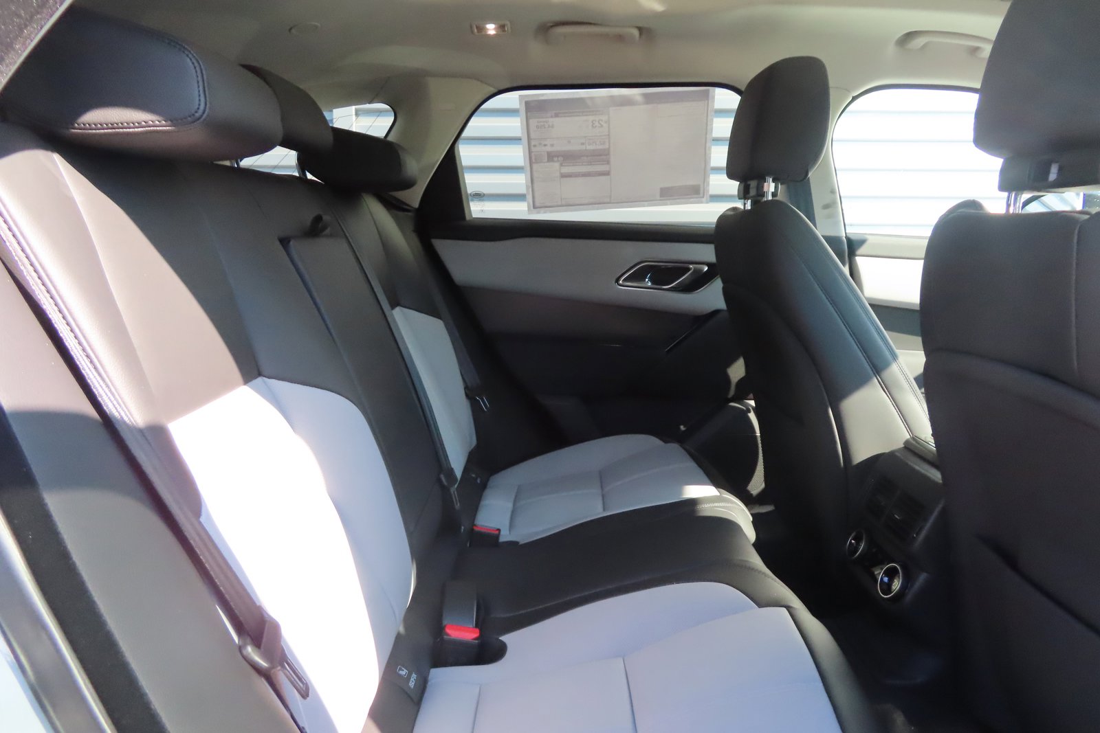2025 Land Rover Range Rover Velar SE photo 20