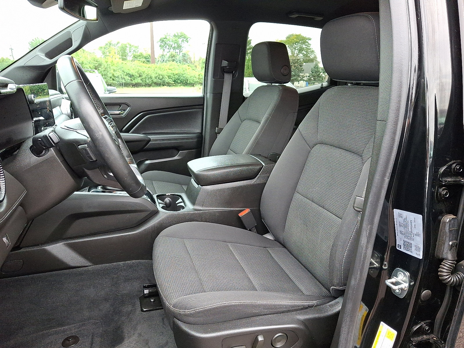 2023 Chevrolet Colorado LT photo 11