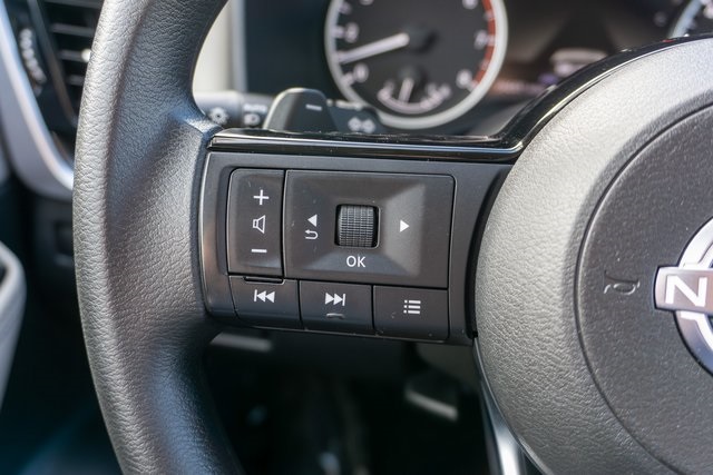 2022 Nissan Rogue SV photo 14