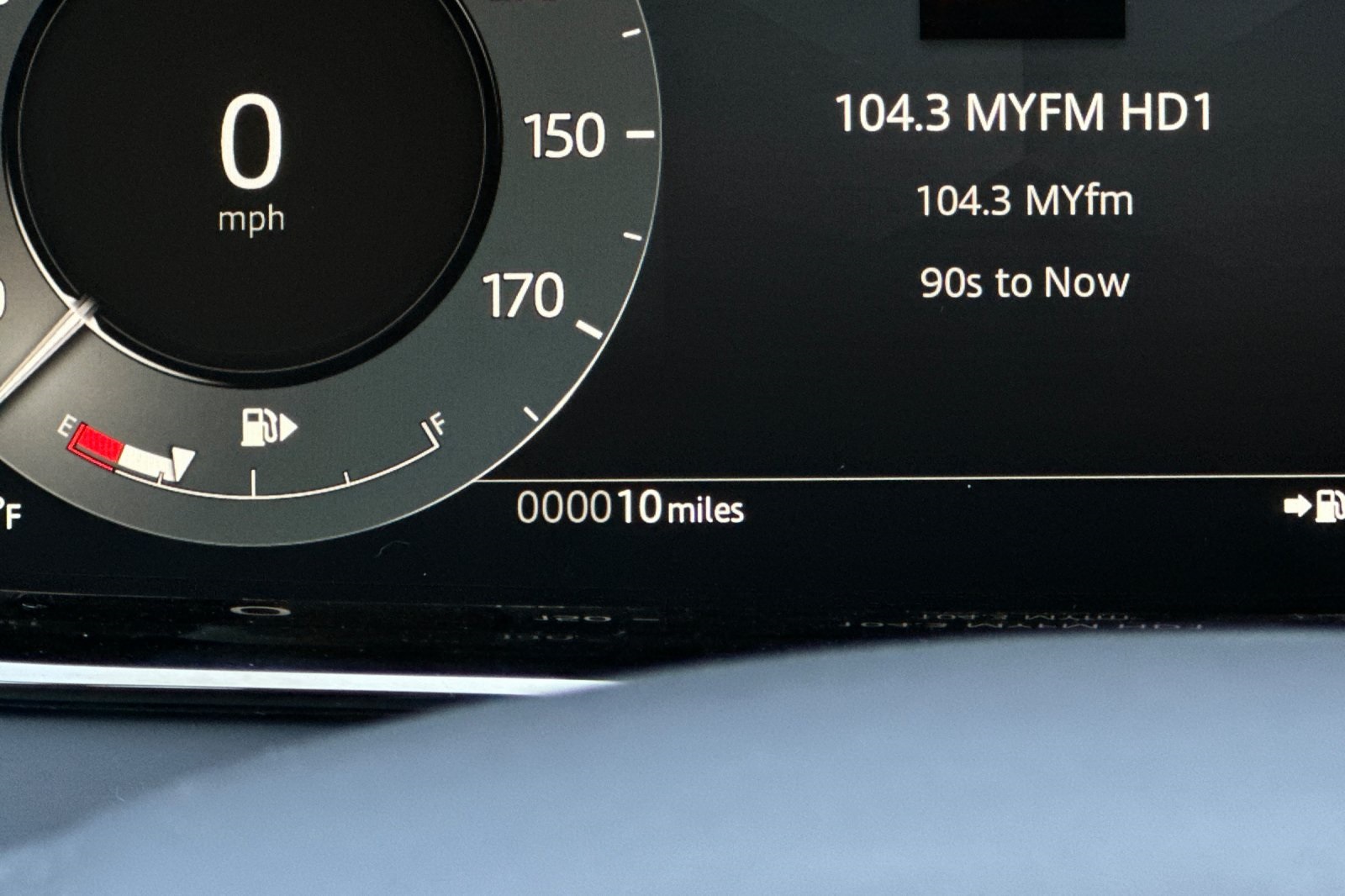 2026 Land Rover Range Rover Evoque Dynamic SE photo 28