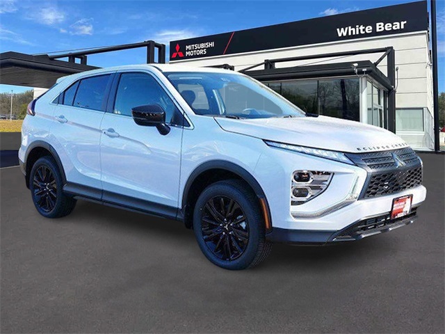 2026 Mitsubishi Eclipse Cross LE's photo