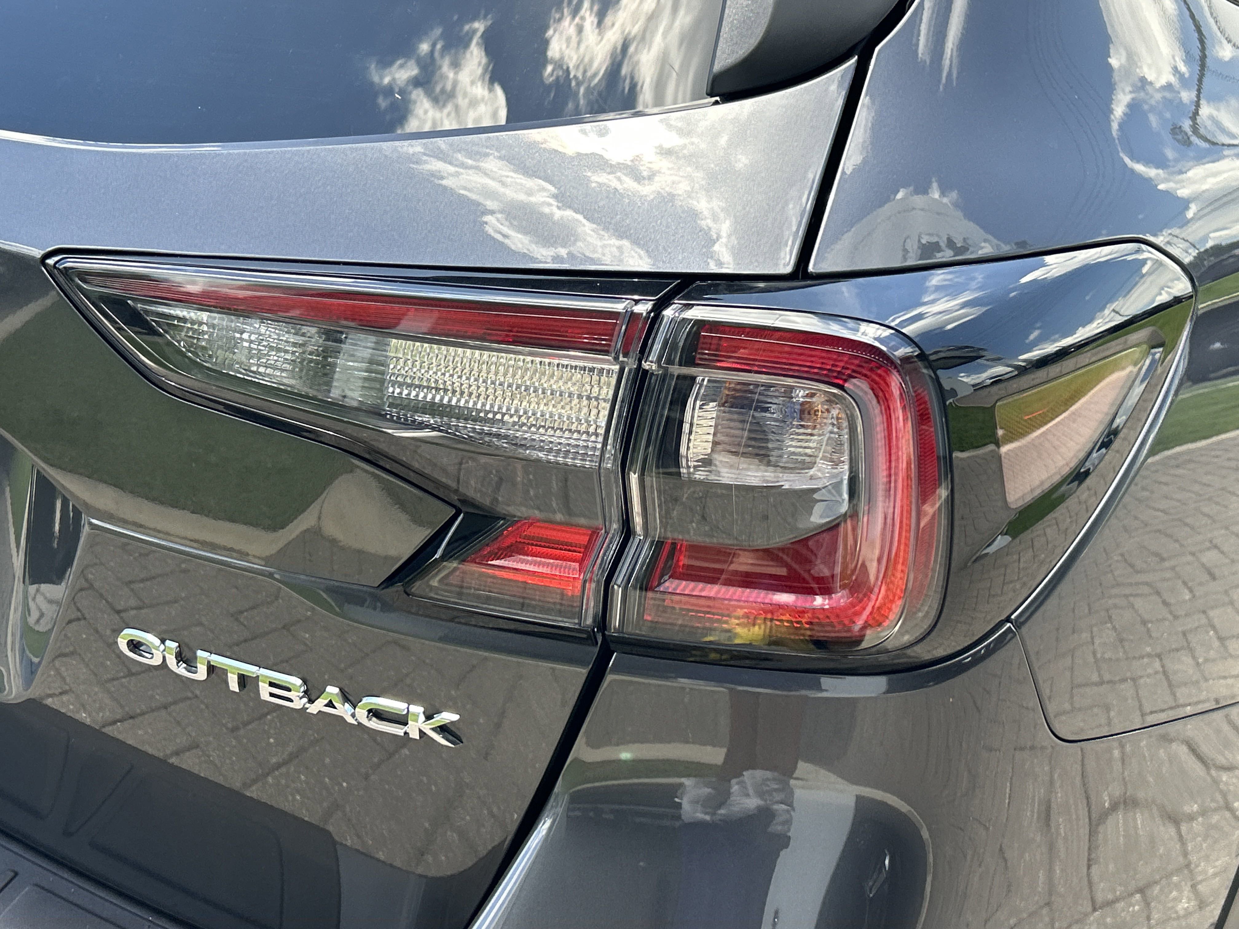 2025 Subaru Outback Limited photo 2