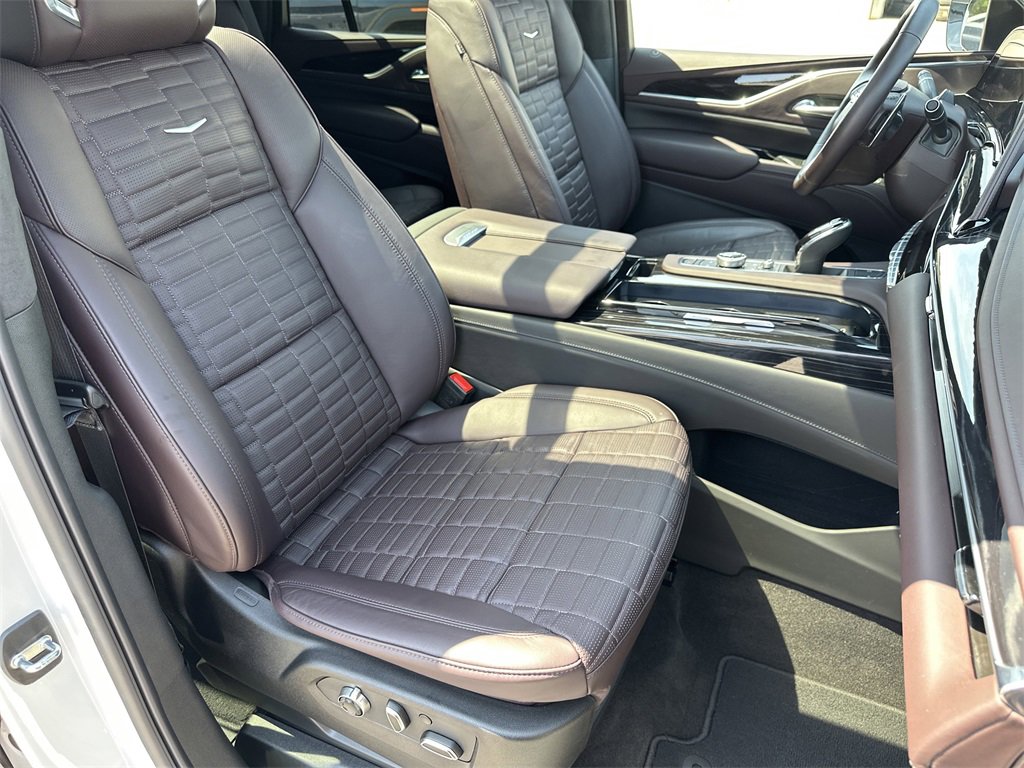 2024 Cadillac Escalade V-Series photo 30