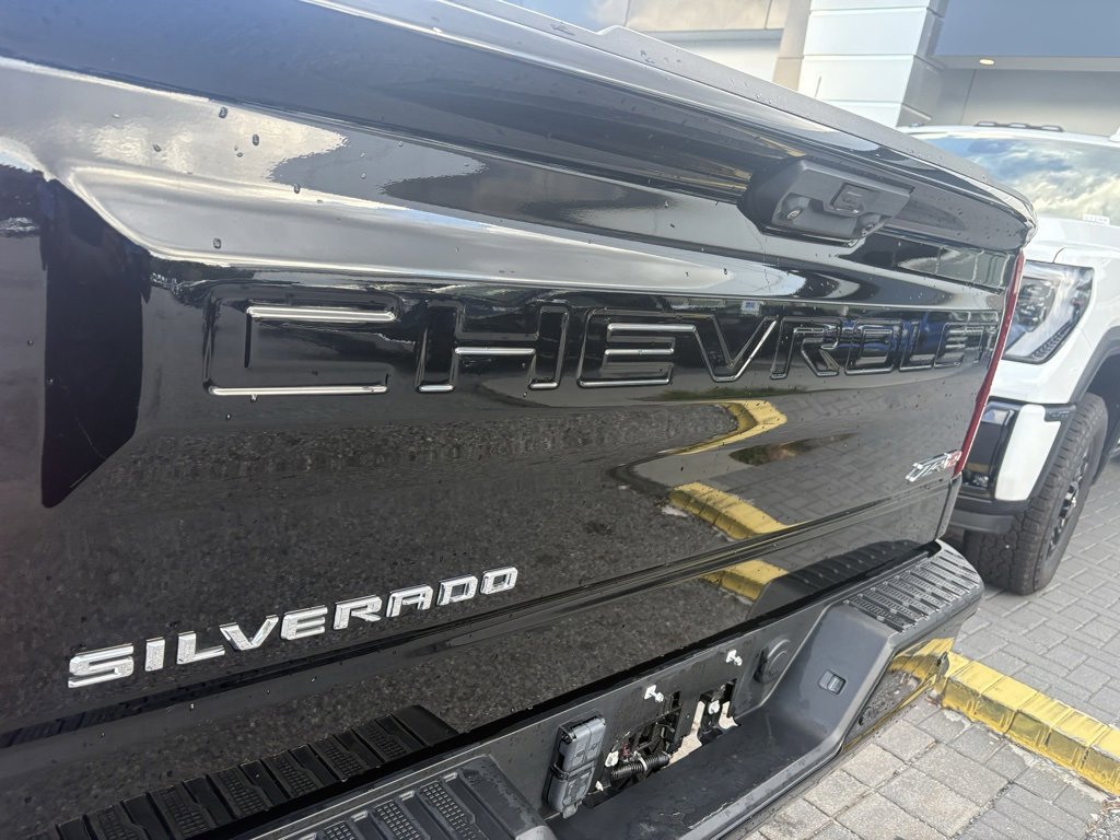 2023 Chevrolet Silverado 1500 ZR2 photo 9