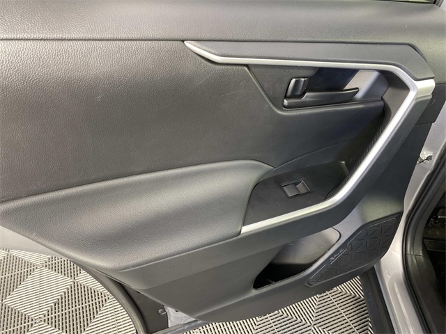 2023 Toyota RAV4 LE photo 25