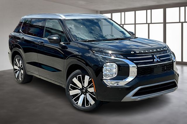 2025 Mitsubishi Outlander SEL photo 3